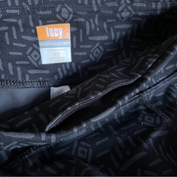 Lucy Powermax Gray Black Geometric Tribal Crop Leggings XS - Picture 8 of 8